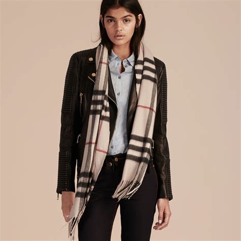 ladies burberry scarves|burberry scarf women price.